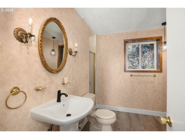 14025 Sw ROCHESTER Dr, Beaverton, OR 97008