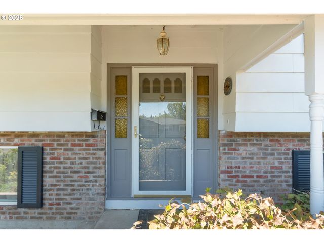 14025 Sw ROCHESTER Dr, Beaverton, OR 97008