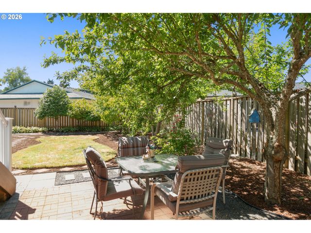 14025 Sw ROCHESTER Dr, Beaverton, OR 97008