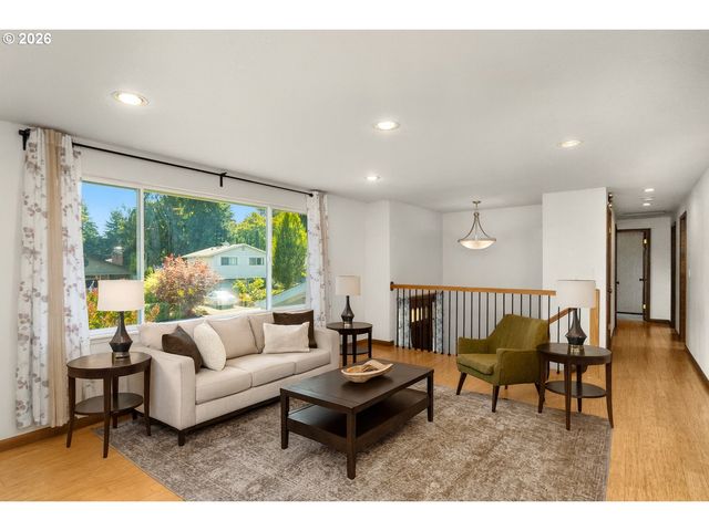 14025 Sw ROCHESTER Dr, Beaverton, OR 97008