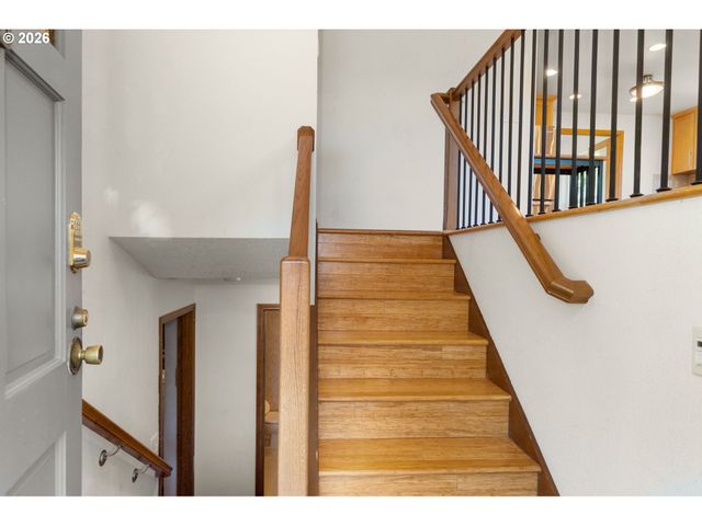 14025 Sw ROCHESTER Dr, Beaverton, OR 97008