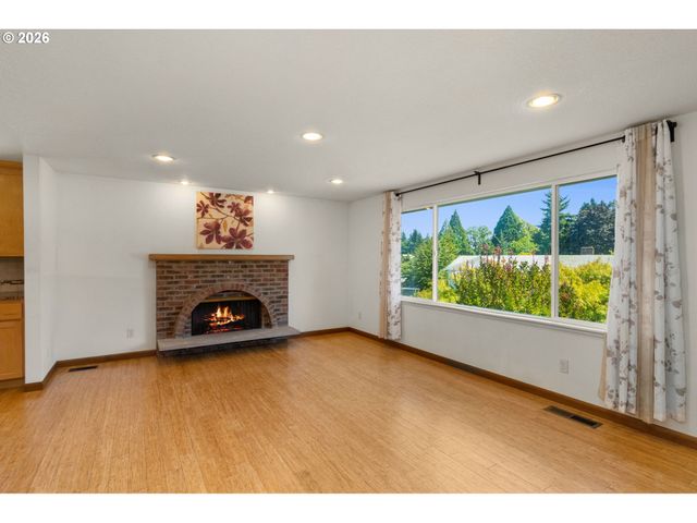 14025 Sw ROCHESTER Dr, Beaverton, OR 97008