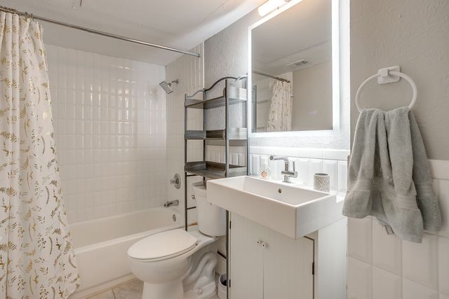 3921 Seven Gables Street, Fort Worth, TX 76133