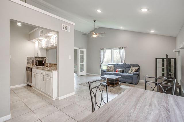 3921 Seven Gables Street, Fort Worth, TX 76133