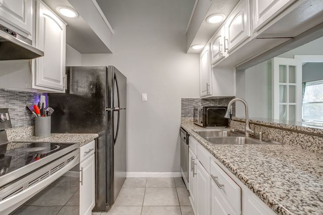 3921 Seven Gables Street, Fort Worth, TX 76133