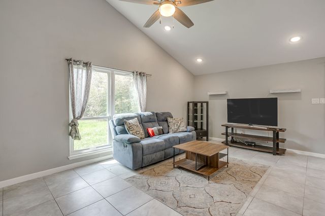 3921 Seven Gables Street, Fort Worth, TX 76133