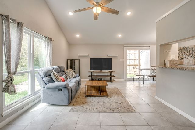 3921 Seven Gables Street, Fort Worth, TX 76133