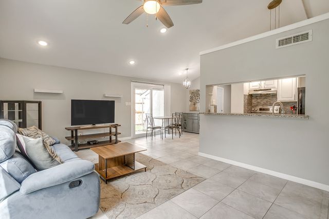 3921 Seven Gables Street, Fort Worth, TX 76133