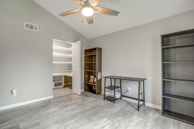 3921 Seven Gables Street, Fort Worth, TX 76133