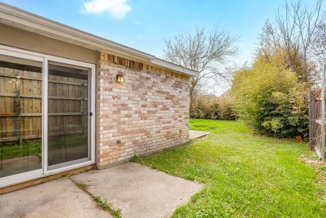 3921 Seven Gables Street, Fort Worth, TX 76133