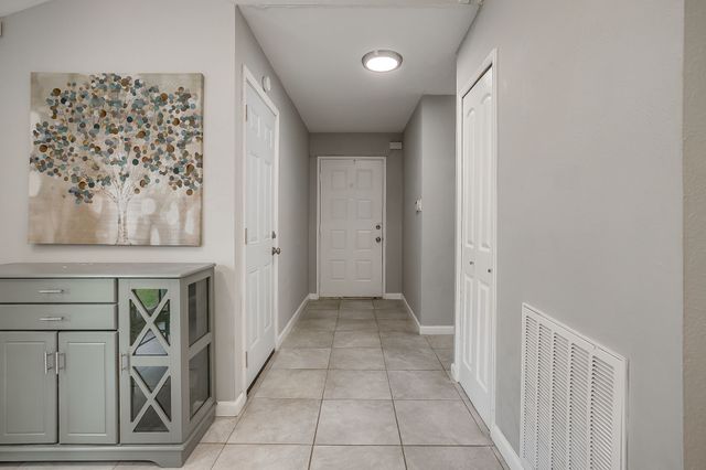 3921 Seven Gables Street, Fort Worth, TX 76133