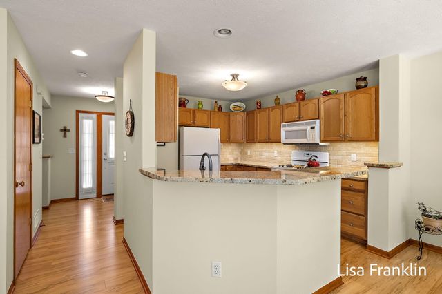 15124 Briarwood Street, Grand Haven, MI 49417