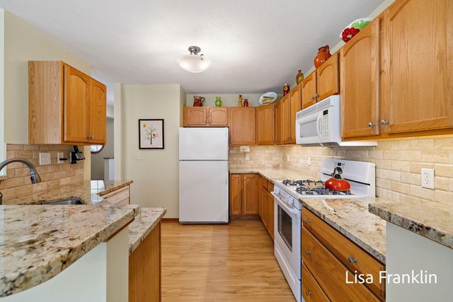 15124 Briarwood Street, Grand Haven, MI 49417