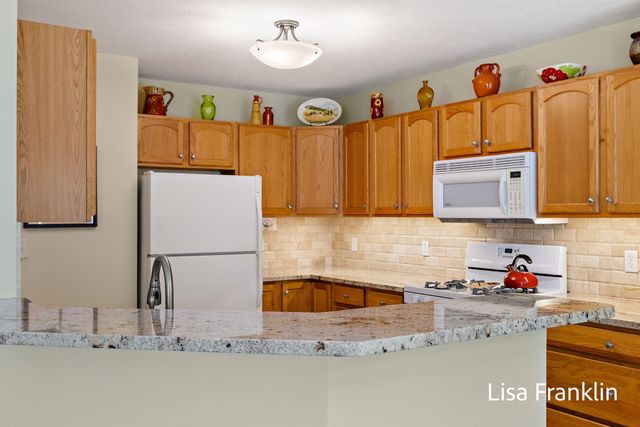 15124 Briarwood Street, Grand Haven, MI 49417
