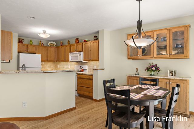 15124 Briarwood Street, Grand Haven, MI 49417