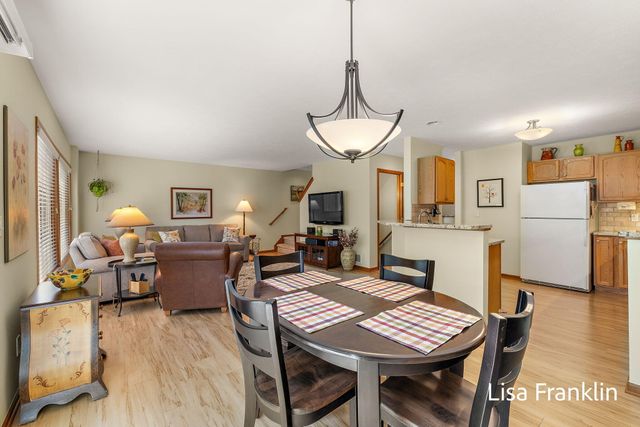 15124 Briarwood Street, Grand Haven, MI 49417