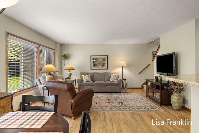 15124 Briarwood Street, Grand Haven, MI 49417