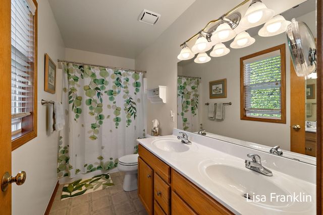 15124 Briarwood Street, Grand Haven, MI 49417
