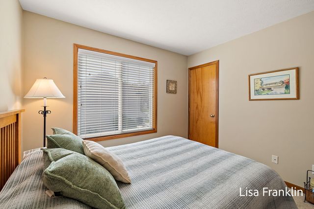 15124 Briarwood Street, Grand Haven, MI 49417