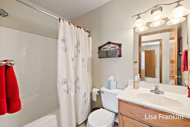 15124 Briarwood Street, Grand Haven, MI 49417