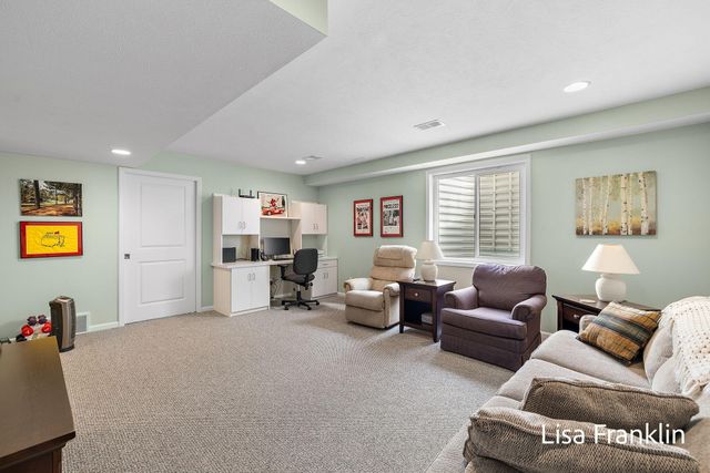 15124 Briarwood Street, Grand Haven, MI 49417