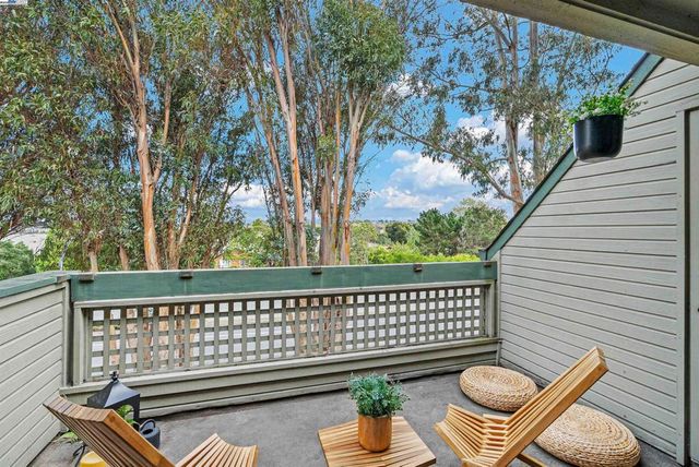 2742 East Ct, Richmond, CA 94806