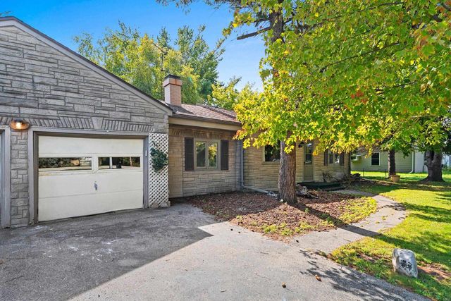 2615 W HIGHWAY DRIVE, Appleton, WI 54914
