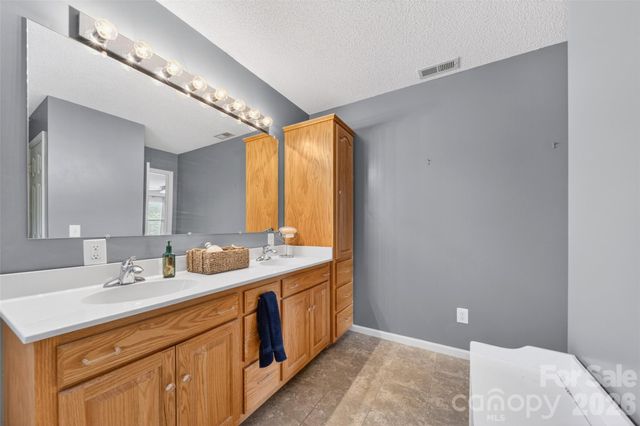 6560 Sherrills Ford Road, Catawba, NC 28609