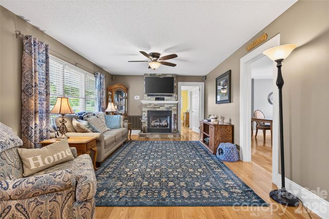 6560 Sherrills Ford Road, Catawba, NC 28609