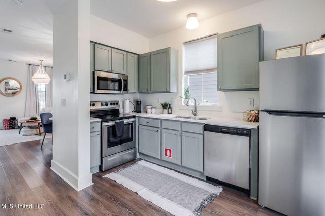 2207 Government Street, 20, Ocean Springs, MS 39564