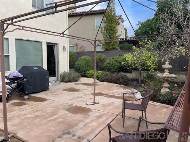 7235 Primrose Ln, San Diego, CA 92129