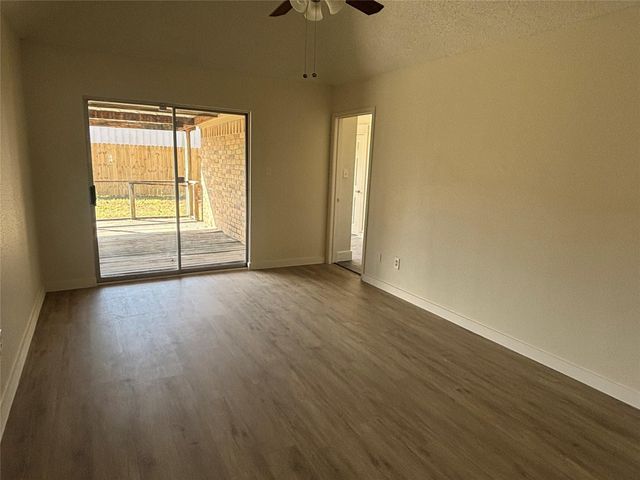 2014 Lexington Woods Drive, Spring, TX 77373