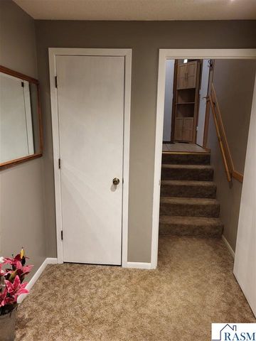 1714 Hodgson Road, North Mankato, MN 56003