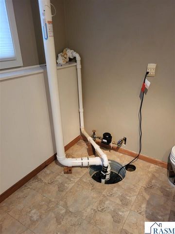 1714 Hodgson Road, North Mankato, MN 56003