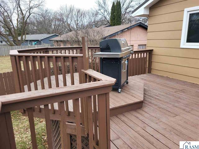 1714 Hodgson Road, North Mankato, MN 56003