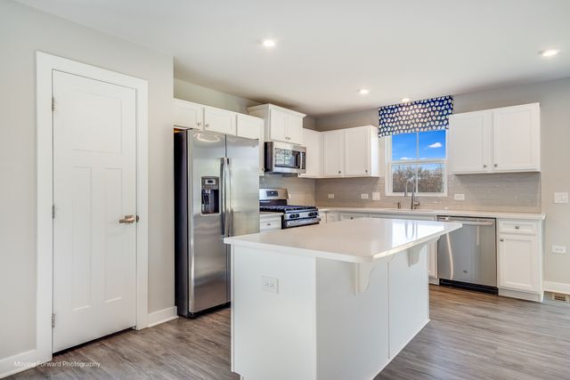 4476 E Millbrook Circle, Yorkville, IL 60560