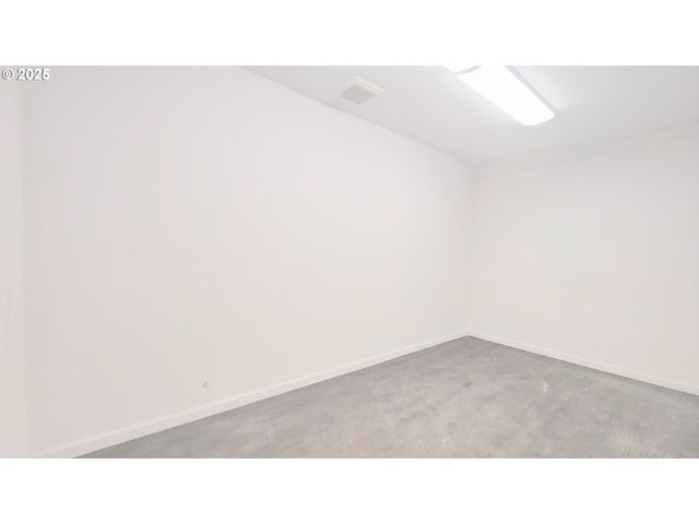 8827 Se DIVISION St, Portland, OR 97266