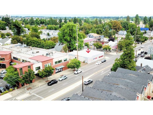 8827 Se DIVISION St, Portland, OR 97266