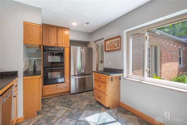 1826 Shady Lane, Beavercreek, OH 45432