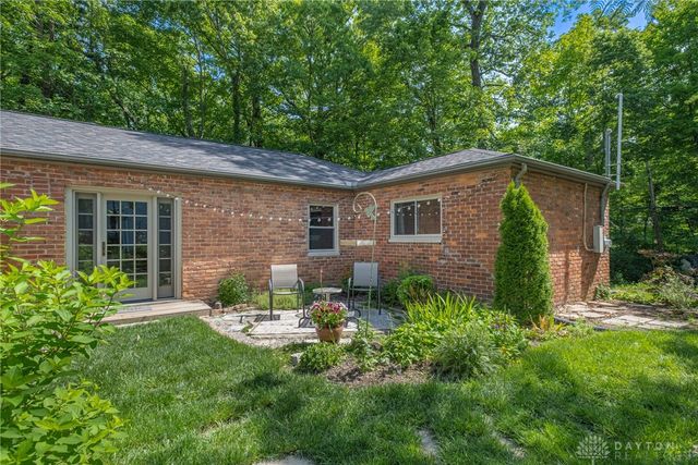 1826 Shady Lane, Beavercreek, OH 45432