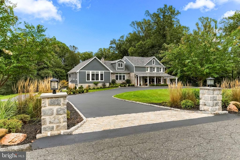 817 LORRAINE DR, SPRINGFIELD, PA 19064 — exterior