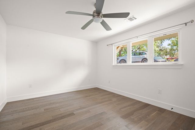 2506 Friar Tuck LN, Austin, TX 78704