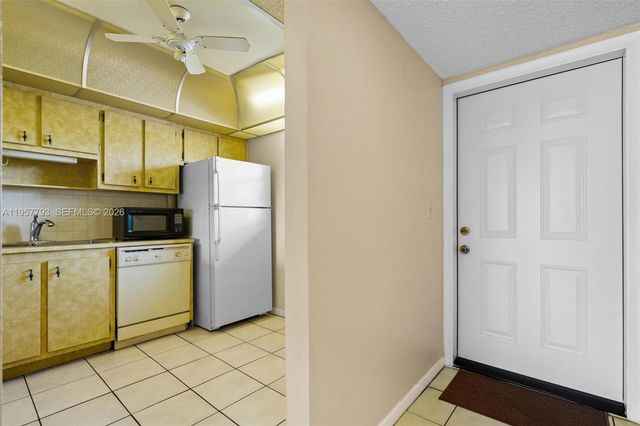 200 Ashbury Rd 205, Hollywood, FL 33024