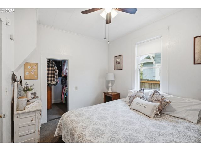 517 C St, Springfield, OR 97477