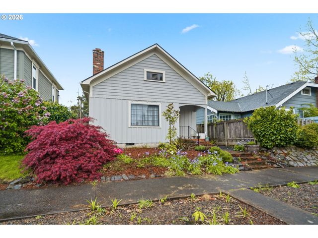 517 C St, Springfield, OR 97477