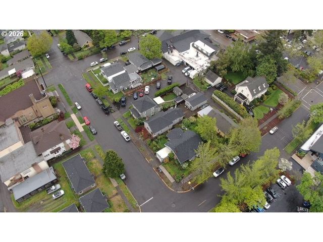 517 C St, Springfield, OR 97477