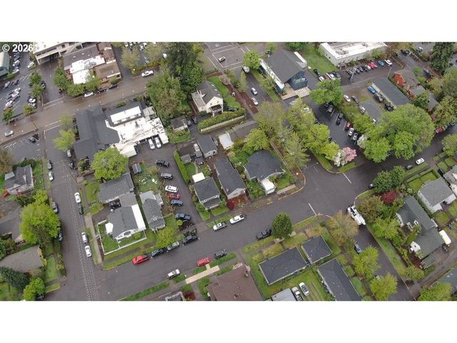 517 C St, Springfield, OR 97477