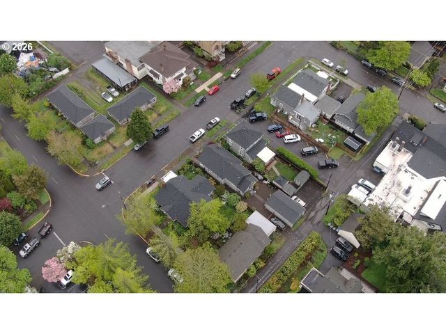 517 C St, Springfield, OR 97477