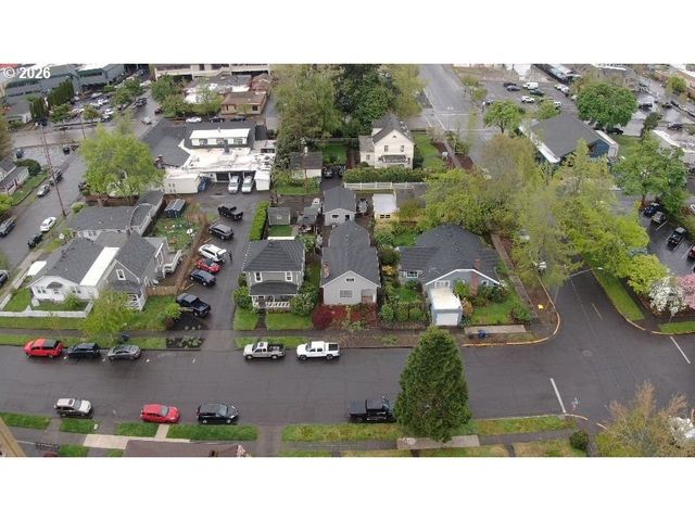 517 C St, Springfield, OR 97477