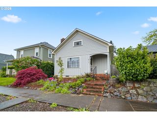 517 C St, Springfield, OR 97477